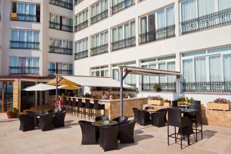 Ada Beach Hotel Karavas  Exteriör bild