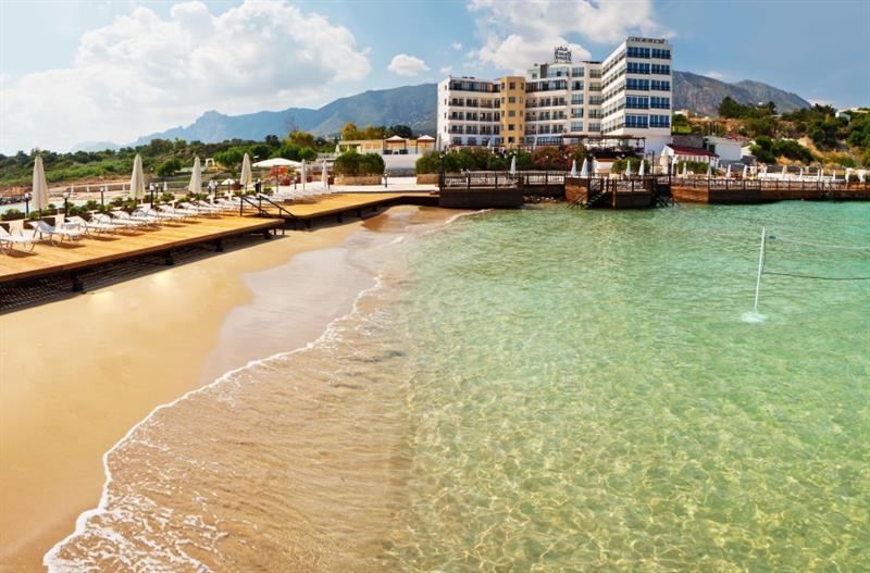 Ada Beach Hotel Karavas  Exteriör bild