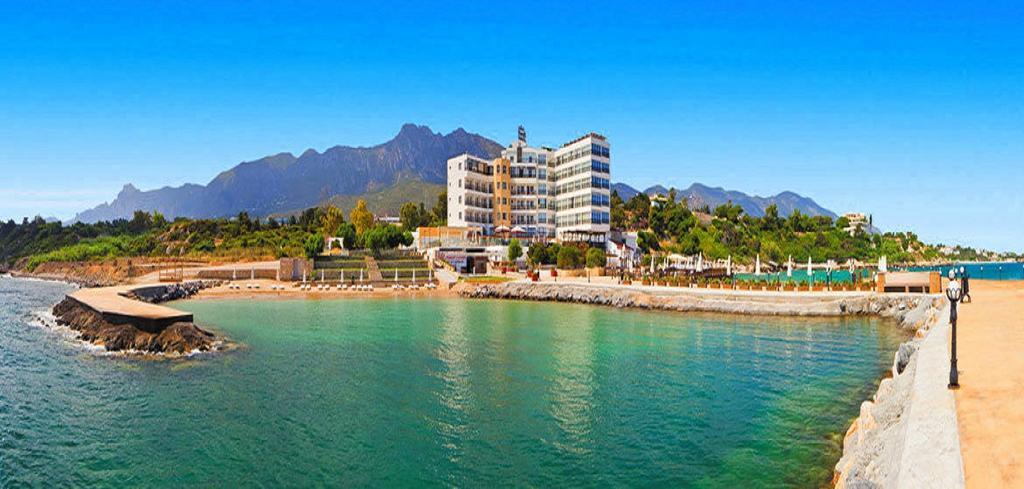 Ada Beach Hotel Karavas  Exteriör bild